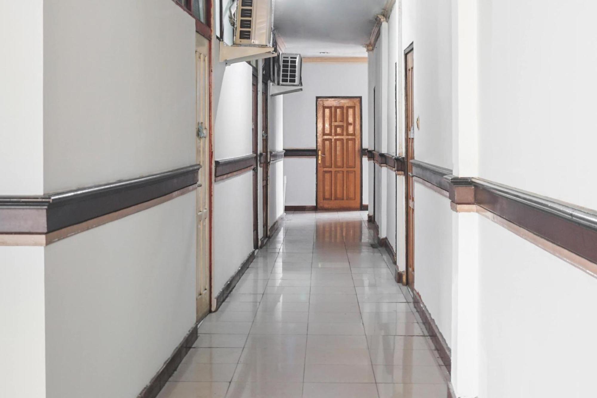 Spot On 92890 Losmen Bahalap Syariah Marabahannearsiring Marabahan Ulek Barito バンジ ャ ルマシン エクステリア 写真