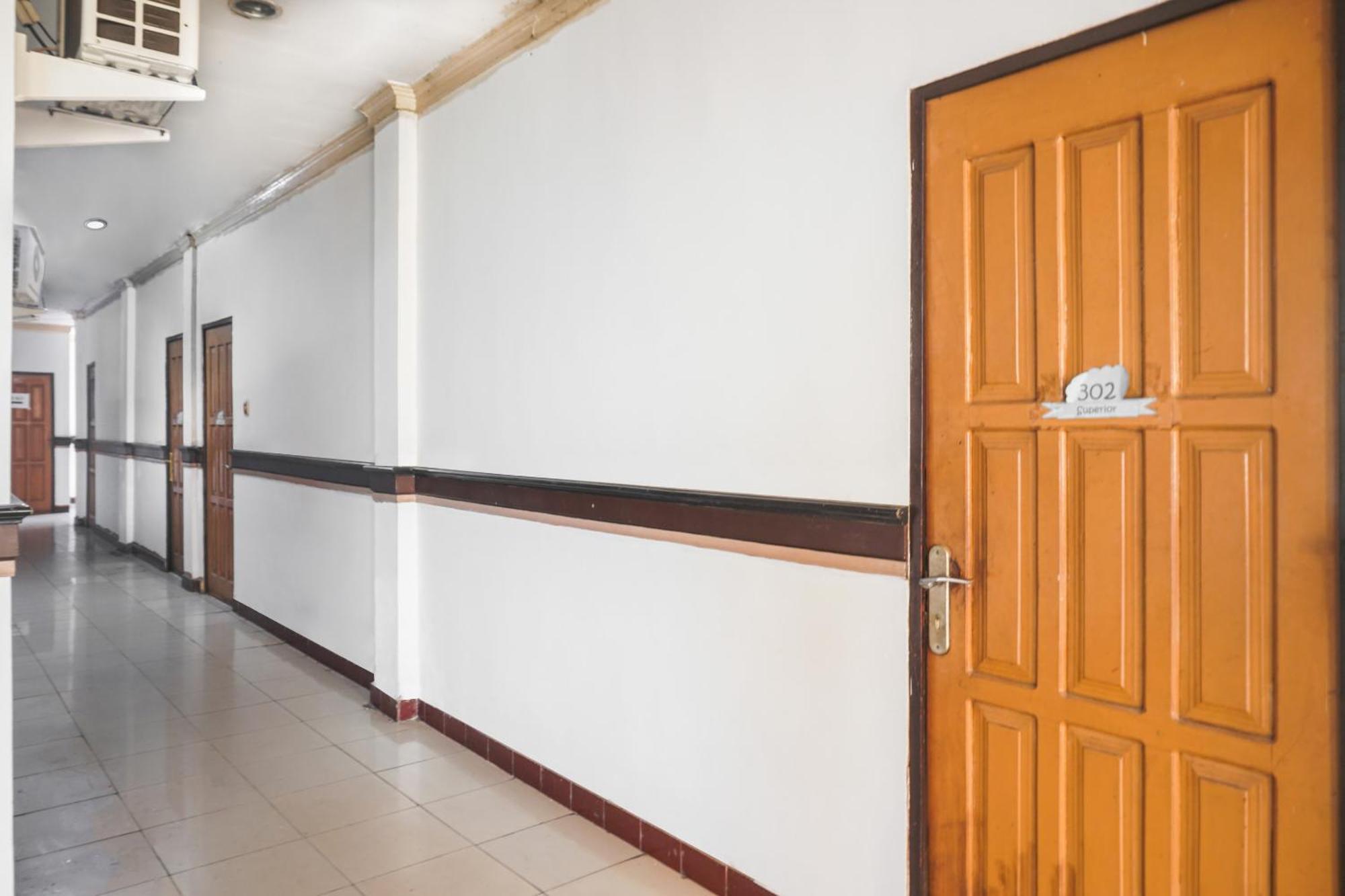 Spot On 92890 Losmen Bahalap Syariah Marabahannearsiring Marabahan Ulek Barito バンジ ャ ルマシン エクステリア 写真