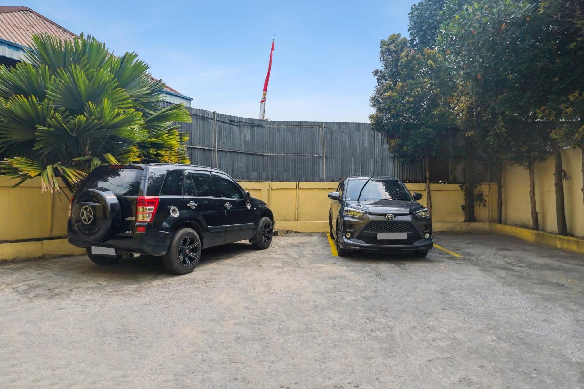 Spot On 92890 Losmen Bahalap Syariah Marabahannearsiring Marabahan Ulek Barito バンジ ャ ルマシン エクステリア 写真